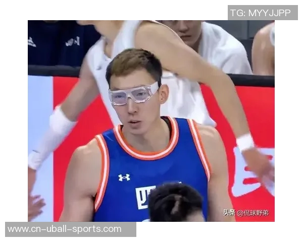 周琦在广西机场意外遇见北京队翟晓川调侃其再次归队的幽默瞬间